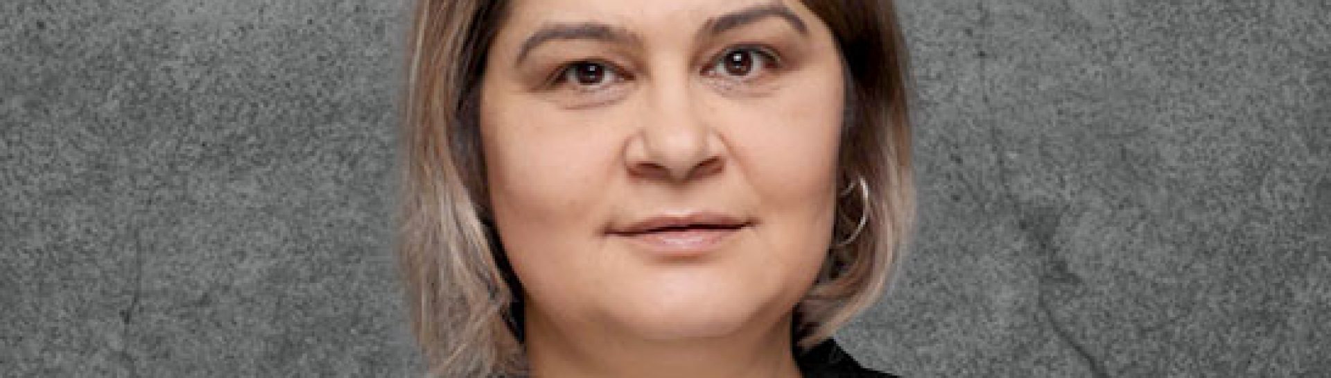 tam_yasemin_oezer
